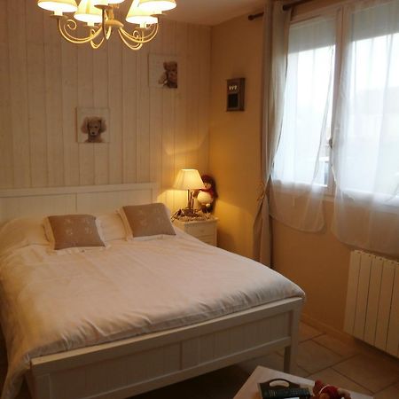 Au 14 Honfleur Parking Prive Apartment Room photo