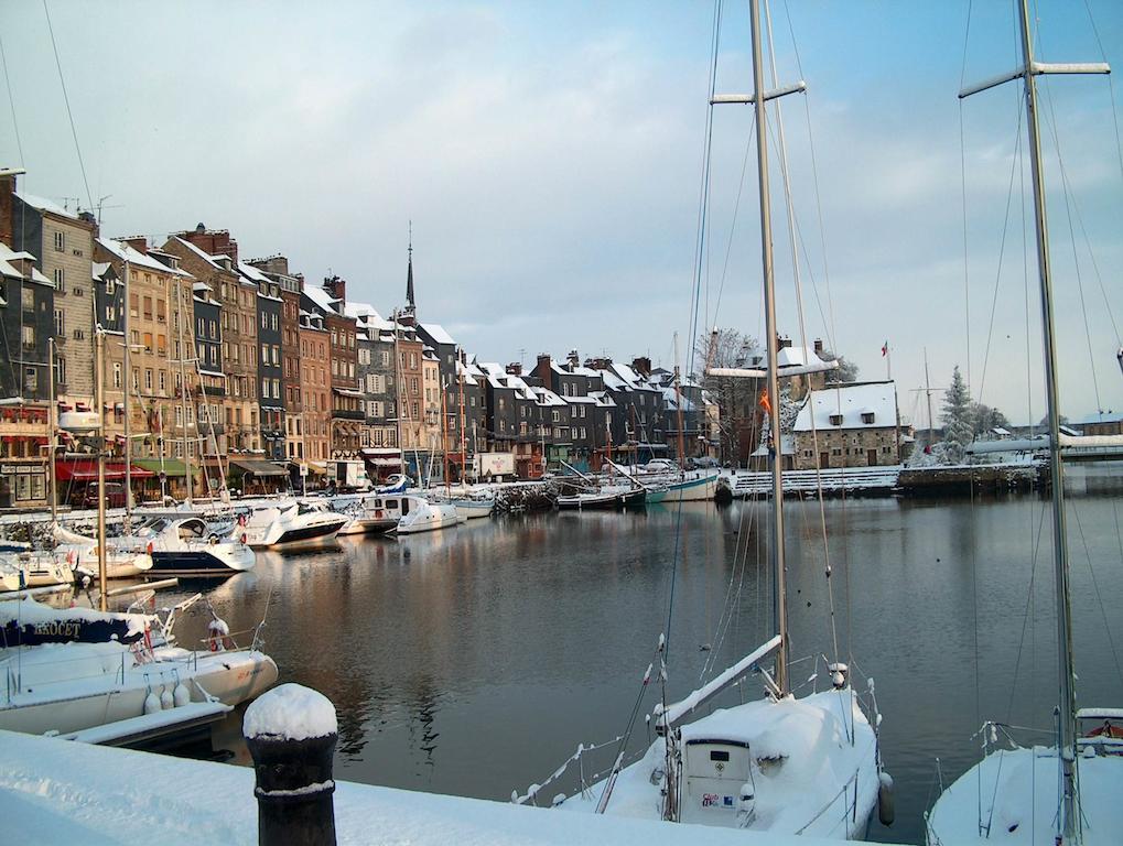 Au 14 Honfleur Parking Prive Apartment Room photo