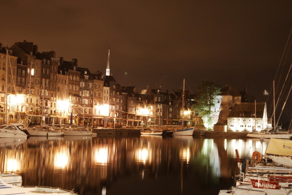 Au 14 Honfleur Parking Prive Apartment Room photo